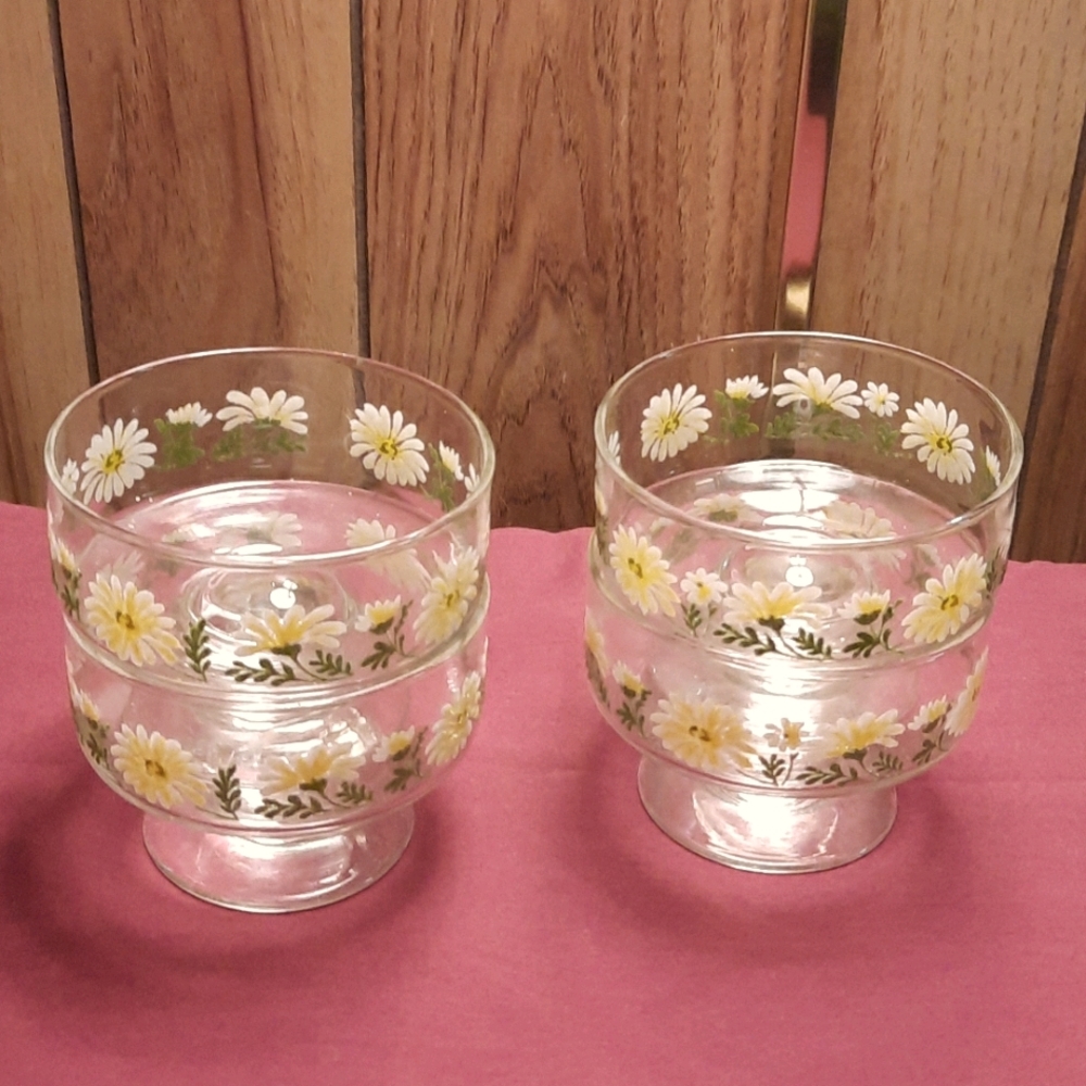 Libby's yellow Daisy design  Stem dessert glasses